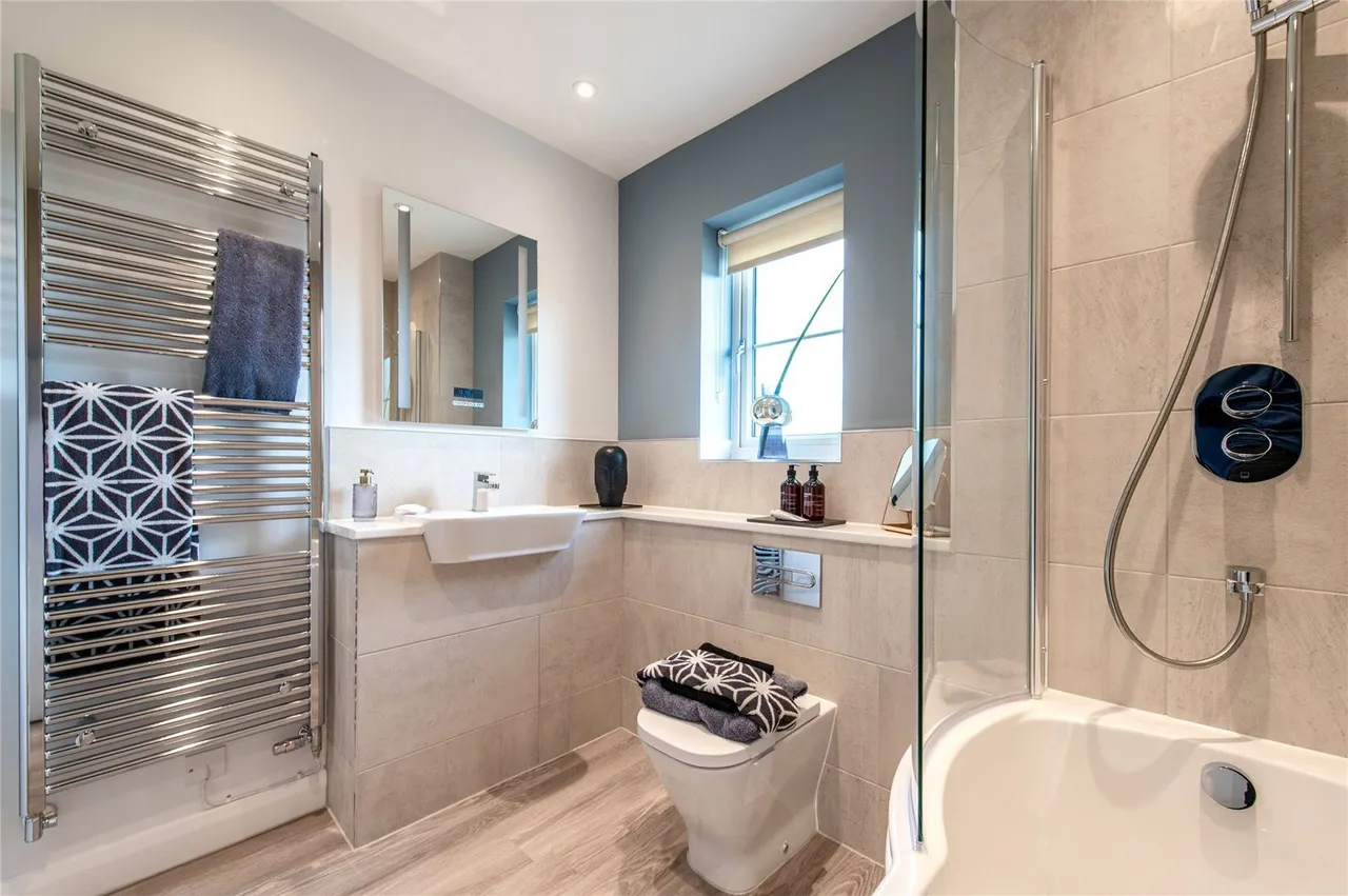 Great Easthall Way, Sittingbourne, Kent, ME10, photo 10