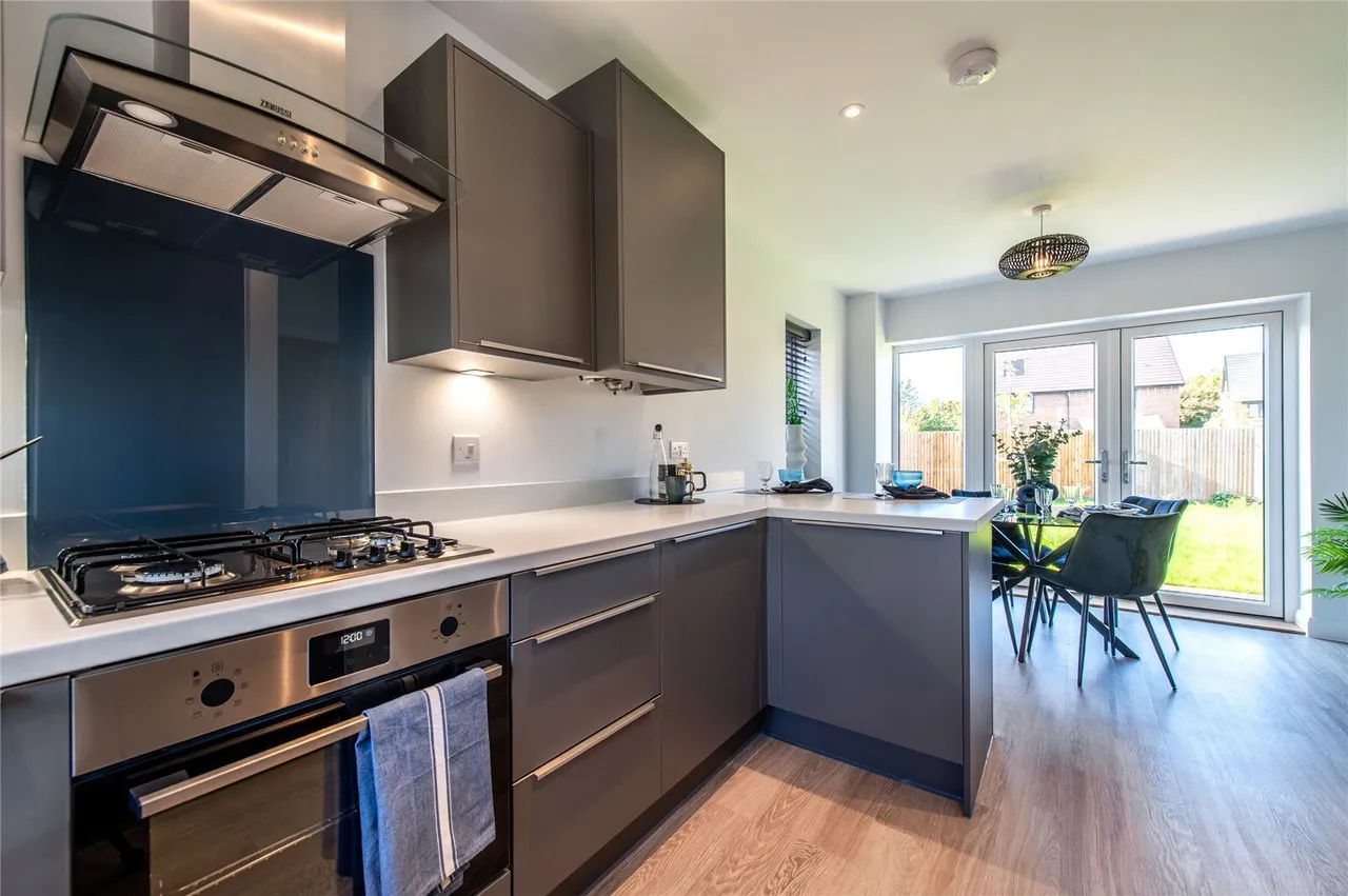 Great Easthall Way, Sittingbourne, Kent, ME10, photo 2