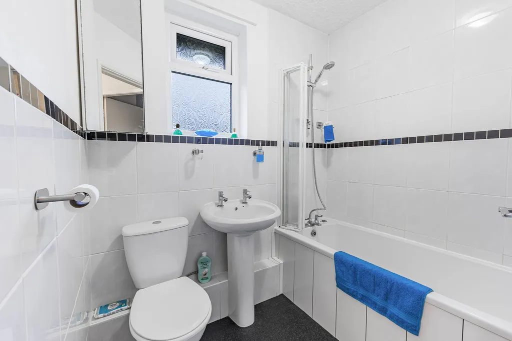 Newark Road, Rochdale, OL12, photo 16