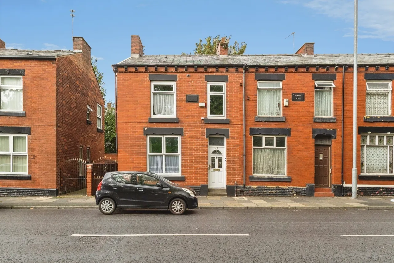 3 bed house for sale — Crickets Lane, Ashton-under-Lyne, Greater Manchester, OL6