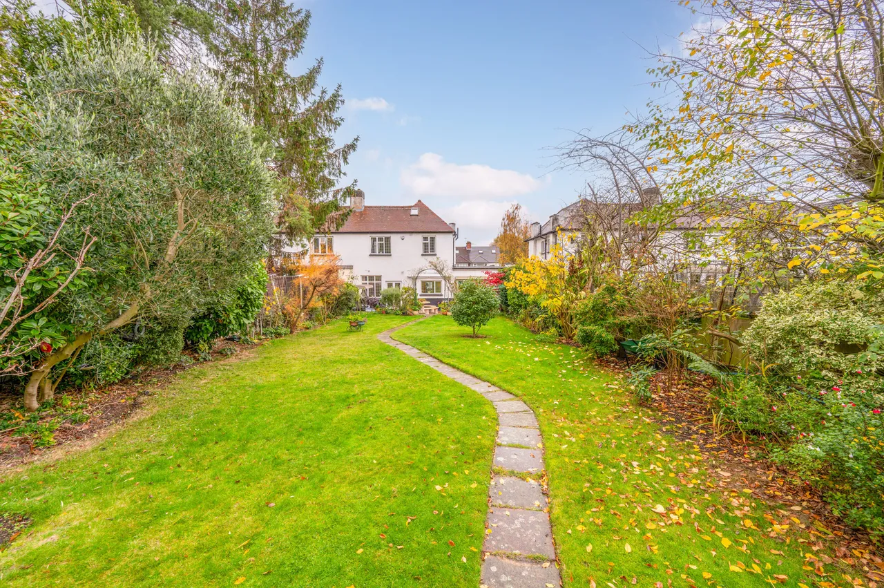 9 Birchen Grove, London, photo 4