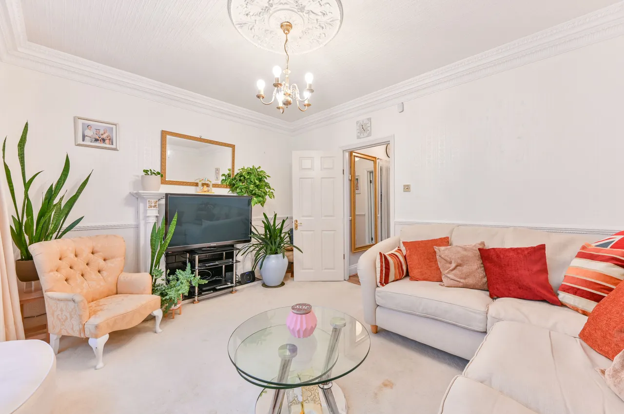 9 Birchen Grove, London, photo 8