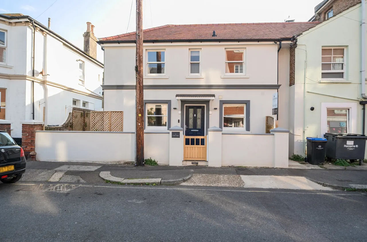 2 bed house for sale, Eriswell Road, Worthing, BN11