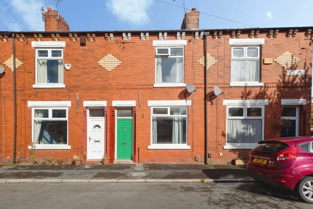 2 bed house for sale, Rufus Street, Manchester, M14