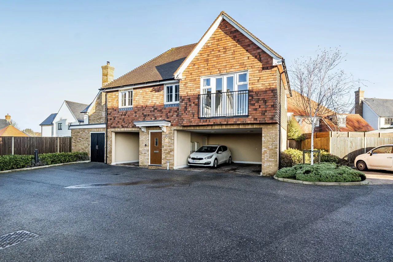 2 bed property for sale, Bakers Field, Cliffsend