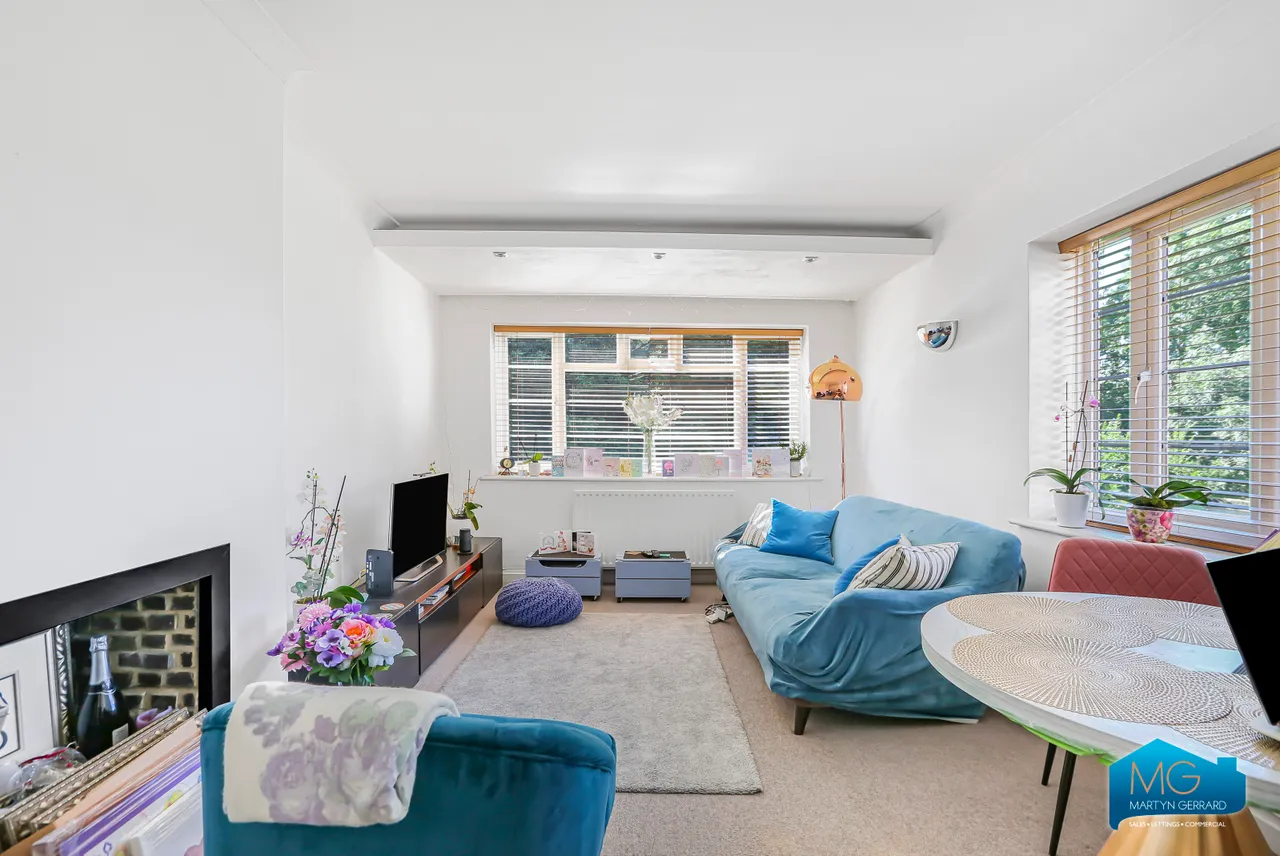 2 bed flat to rent, Lyttelton Road, London, N2