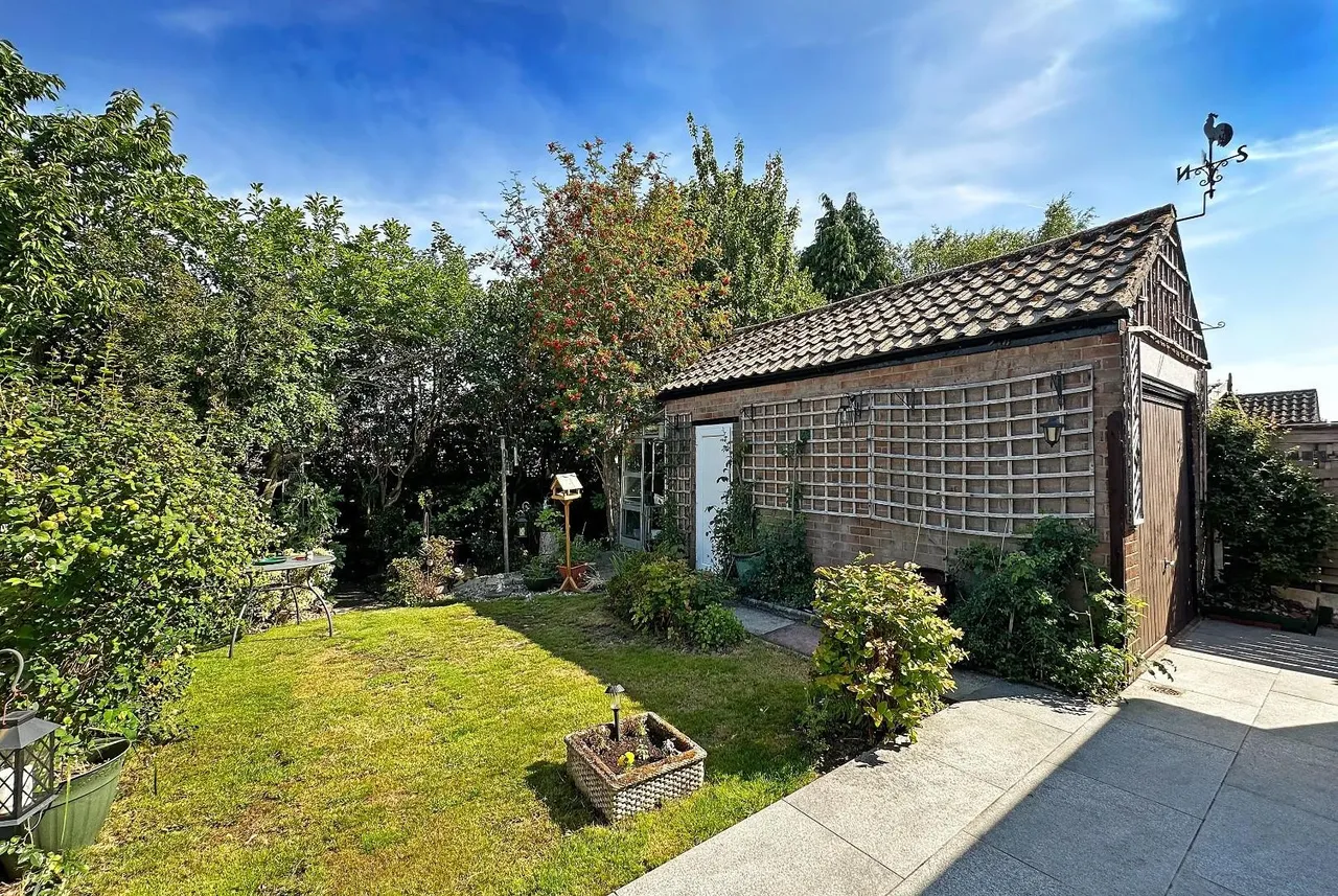 Shaftesbury Avenue, Timperley WA15 7NP, photo 6