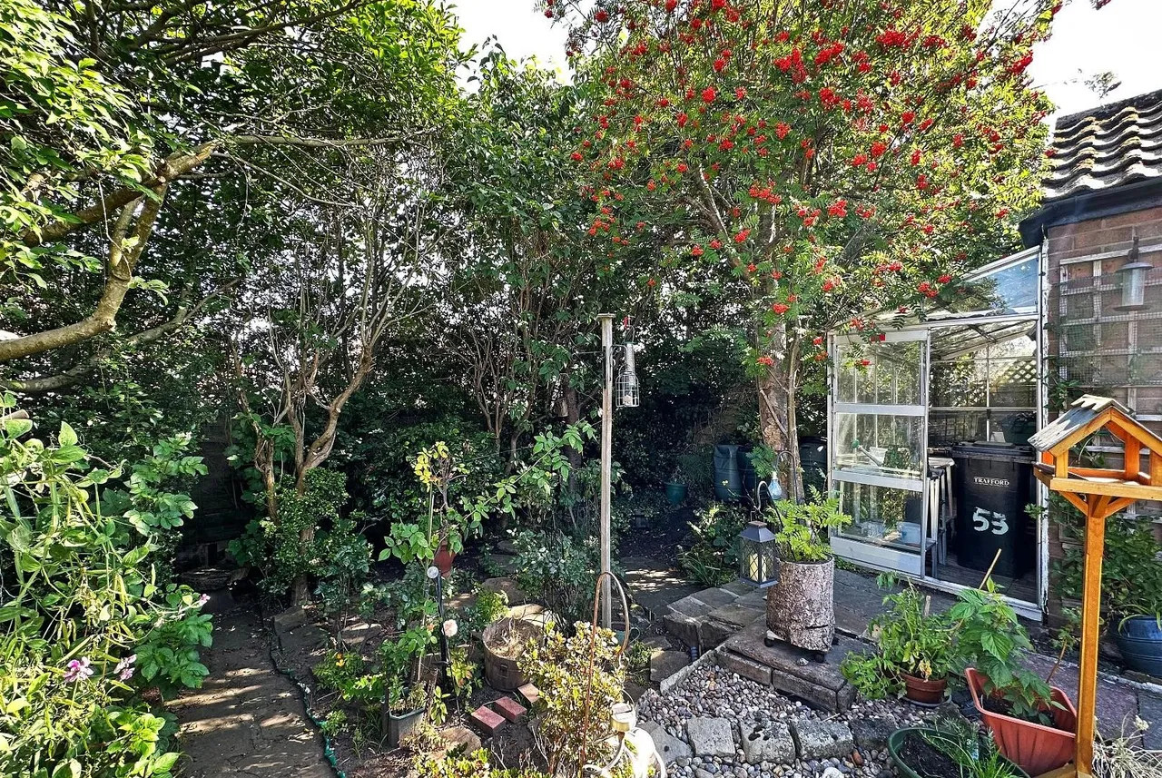 Shaftesbury Avenue, Timperley WA15 7NP, photo 26