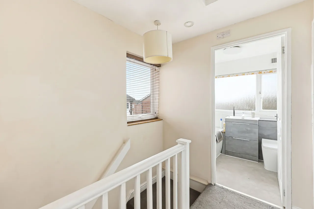 Lakefield Avenue, Toddington, photo 16