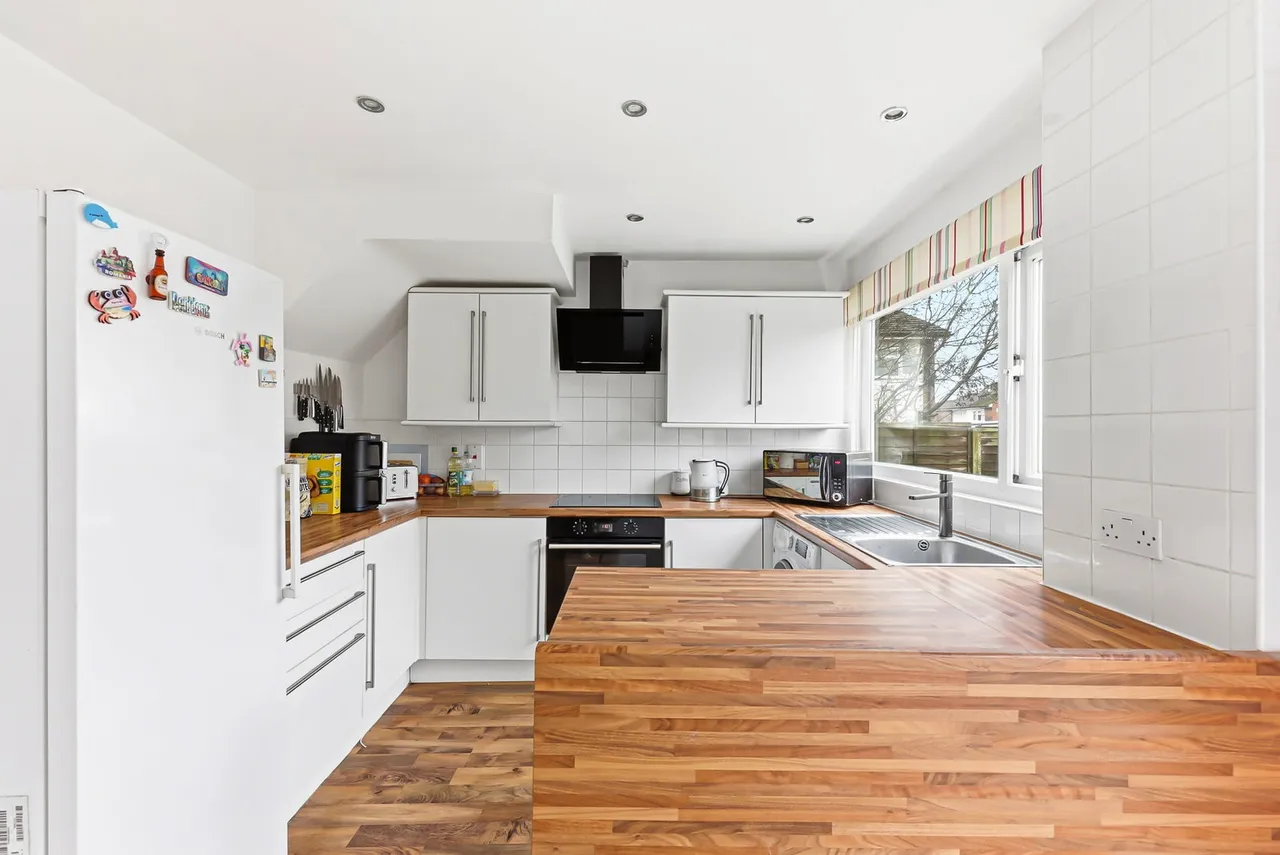 Lakefield Avenue, Toddington, photo 7