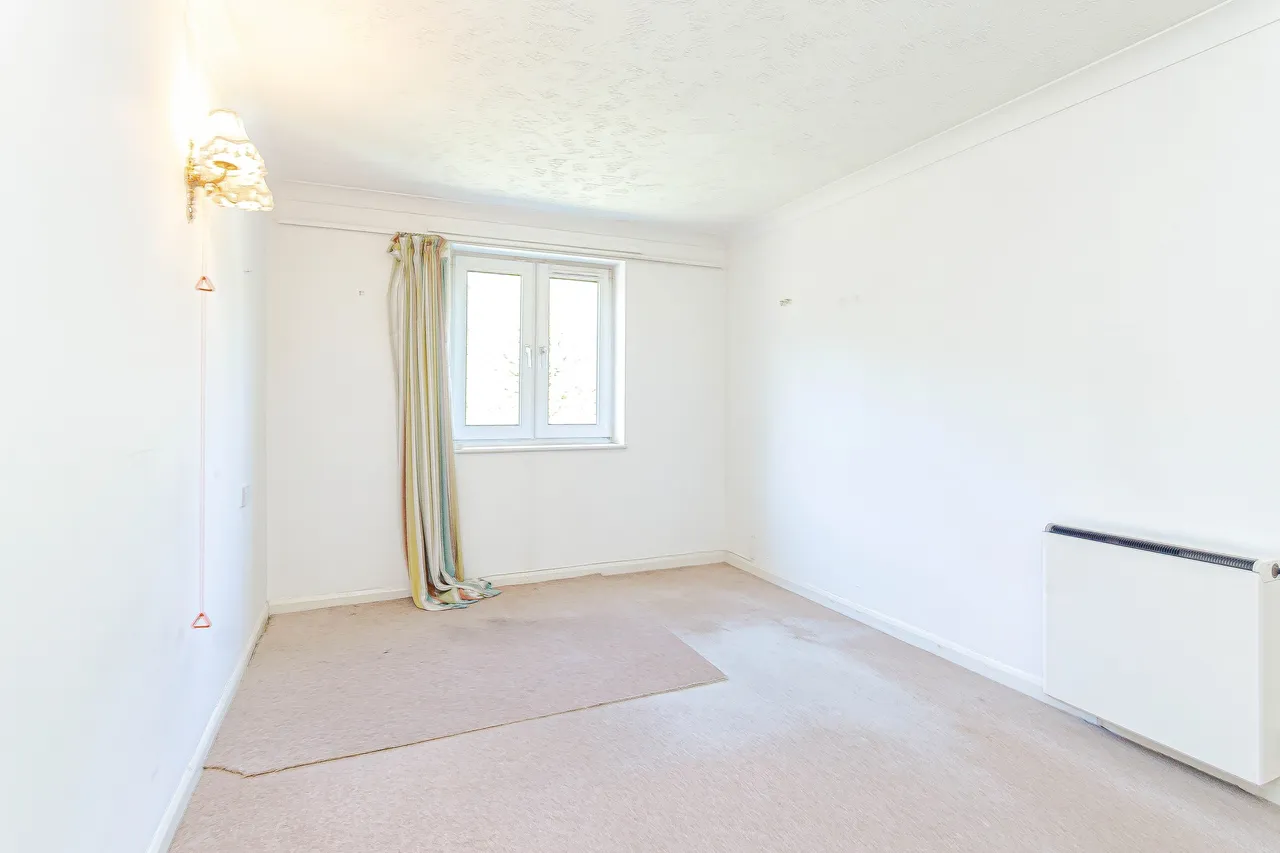 Bourne Court, 91-103 Croydon Road, Caterham, Surrey, CR3, photo 6