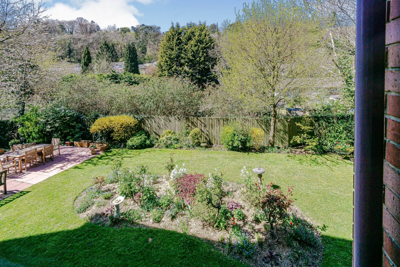 Bourne Court, 91-103 Croydon Road, Caterham, Surrey, CR3, photo 14