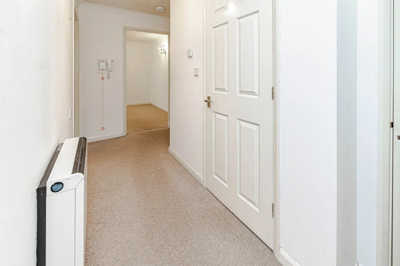 Bourne Court, 91-103 Croydon Road, Caterham, Surrey, CR3, photo 8
