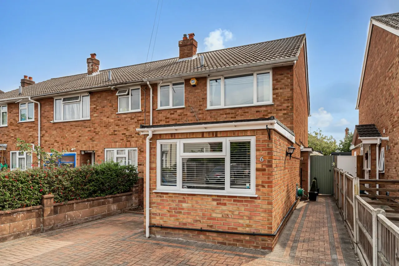 4 bed house for sale, Dudley Road, Ashford, TW15