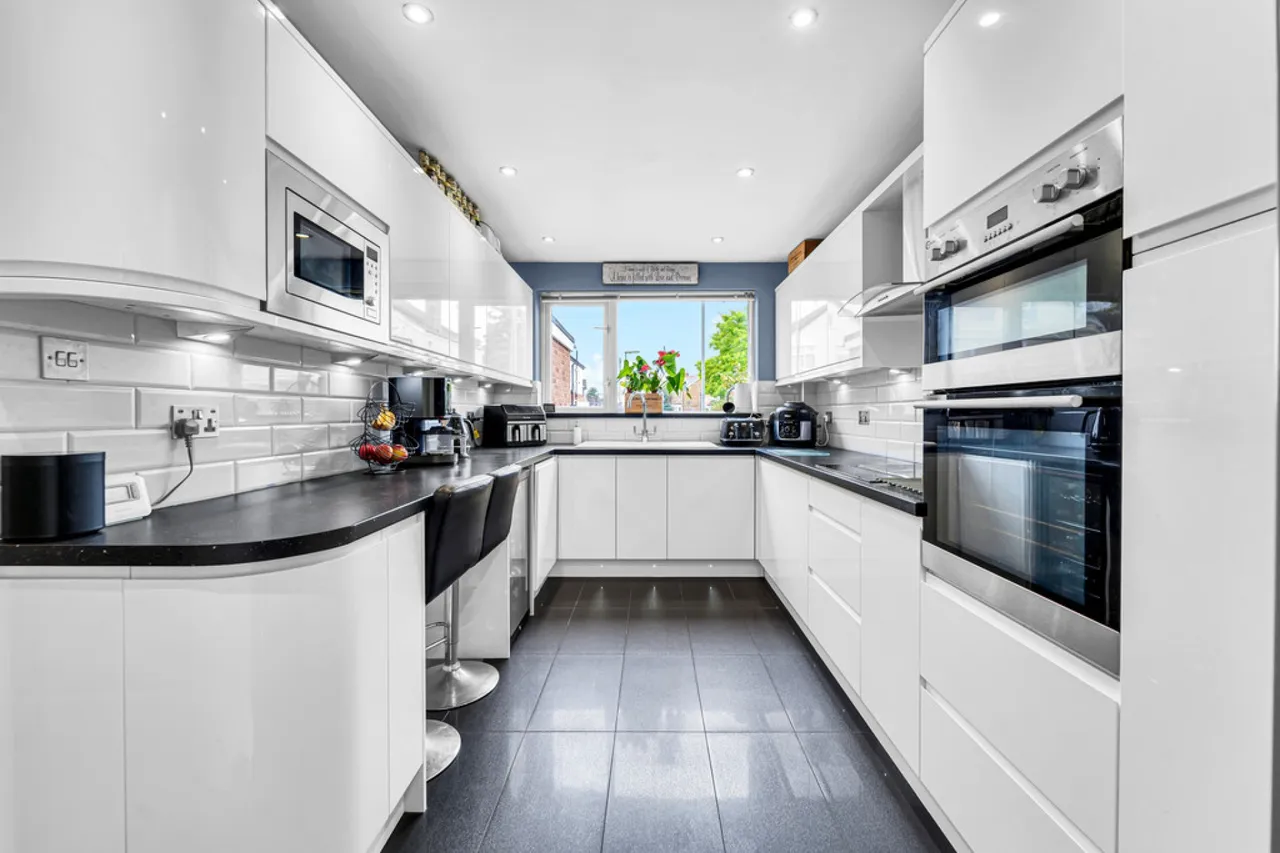 Dudley Road, Ashford, TW15, photo 5