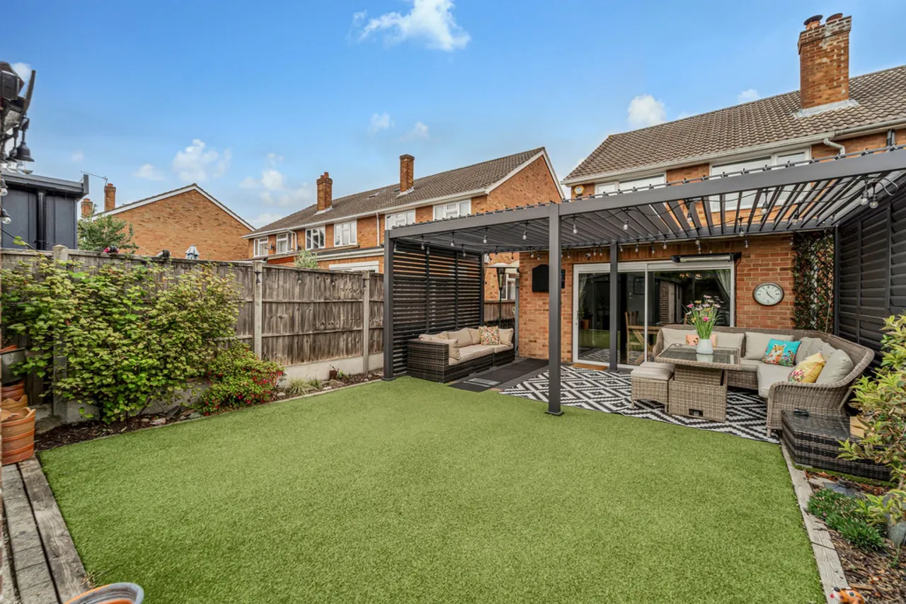 Dudley Road, Ashford, TW15, photo 2