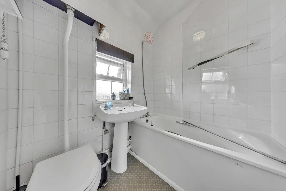 London Road, Romford, RM7, photo 16