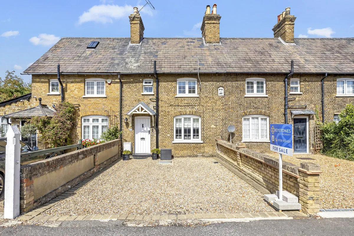 3 bed house for sale, London Road, Romford, RM7