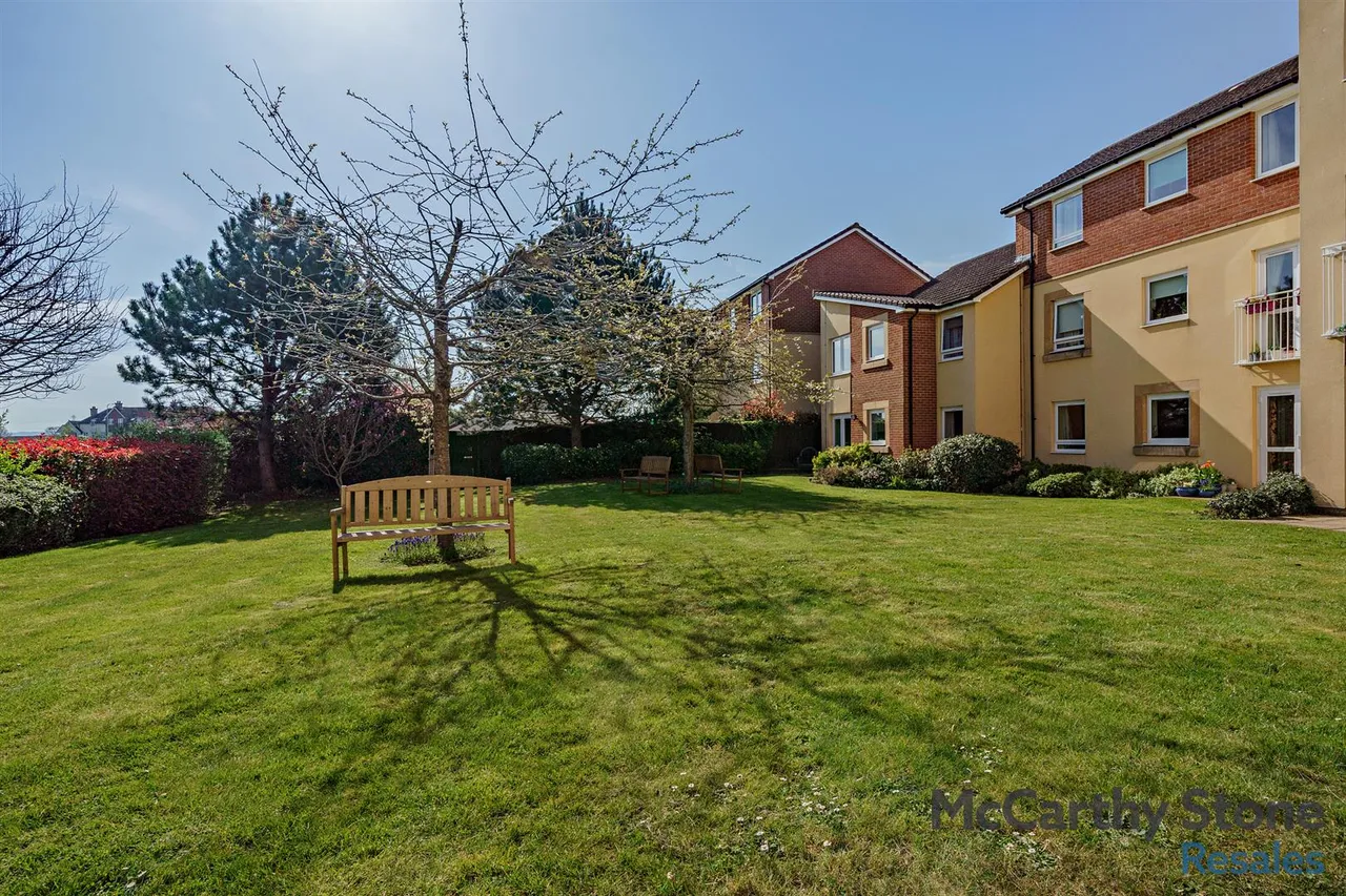 Station Road, Worle, BS22, photo 12