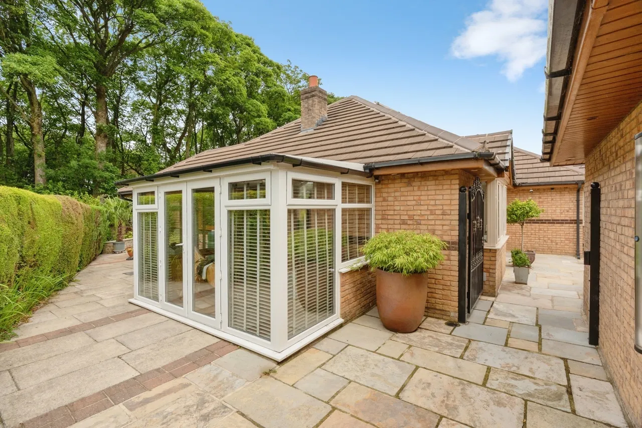 Thanet Lee Close, Cliviger, Burnley, Lancashire, BB10, photo 38