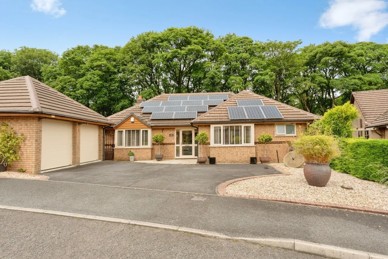 Thanet Lee Close, Cliviger, Burnley, Lancashire, BB10, photo 6