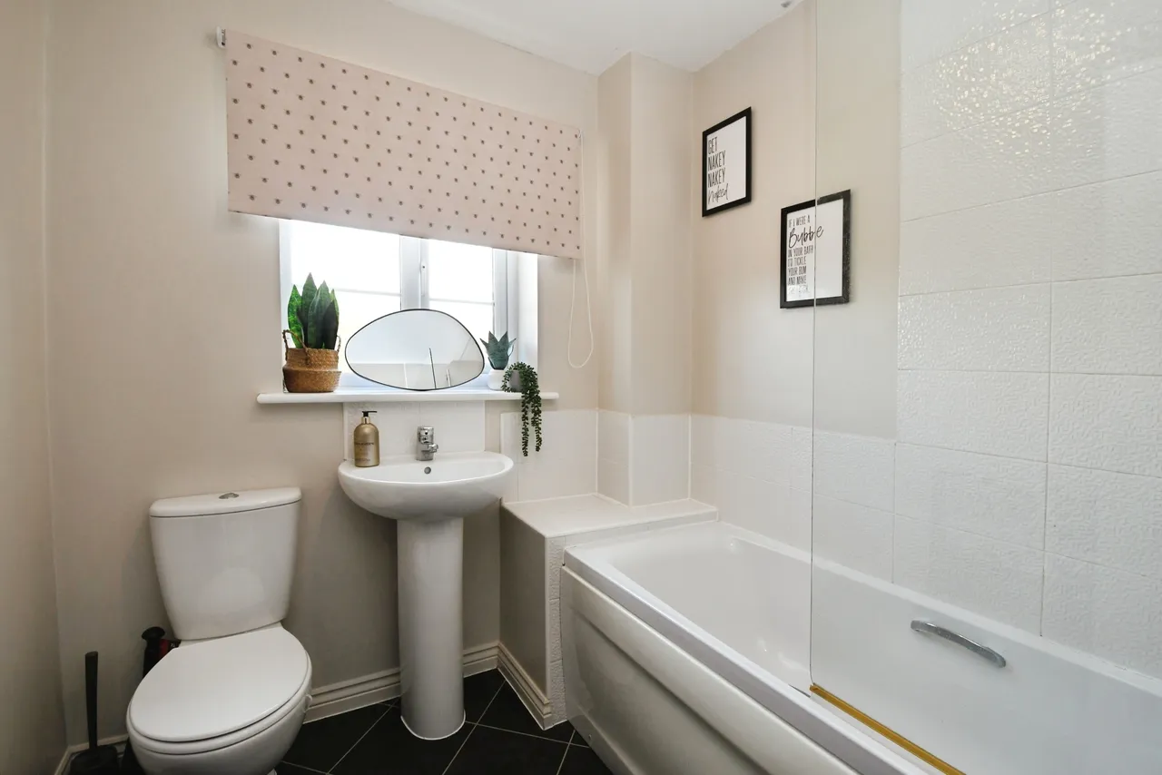 Poppy Road, Witham St Hughs, LN6, photo 13