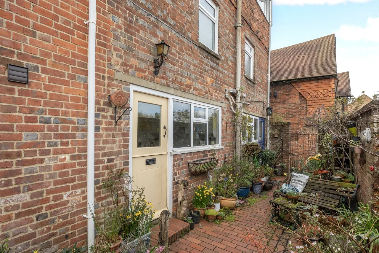 Petworth Road, Haslemere, GU27, photo 11