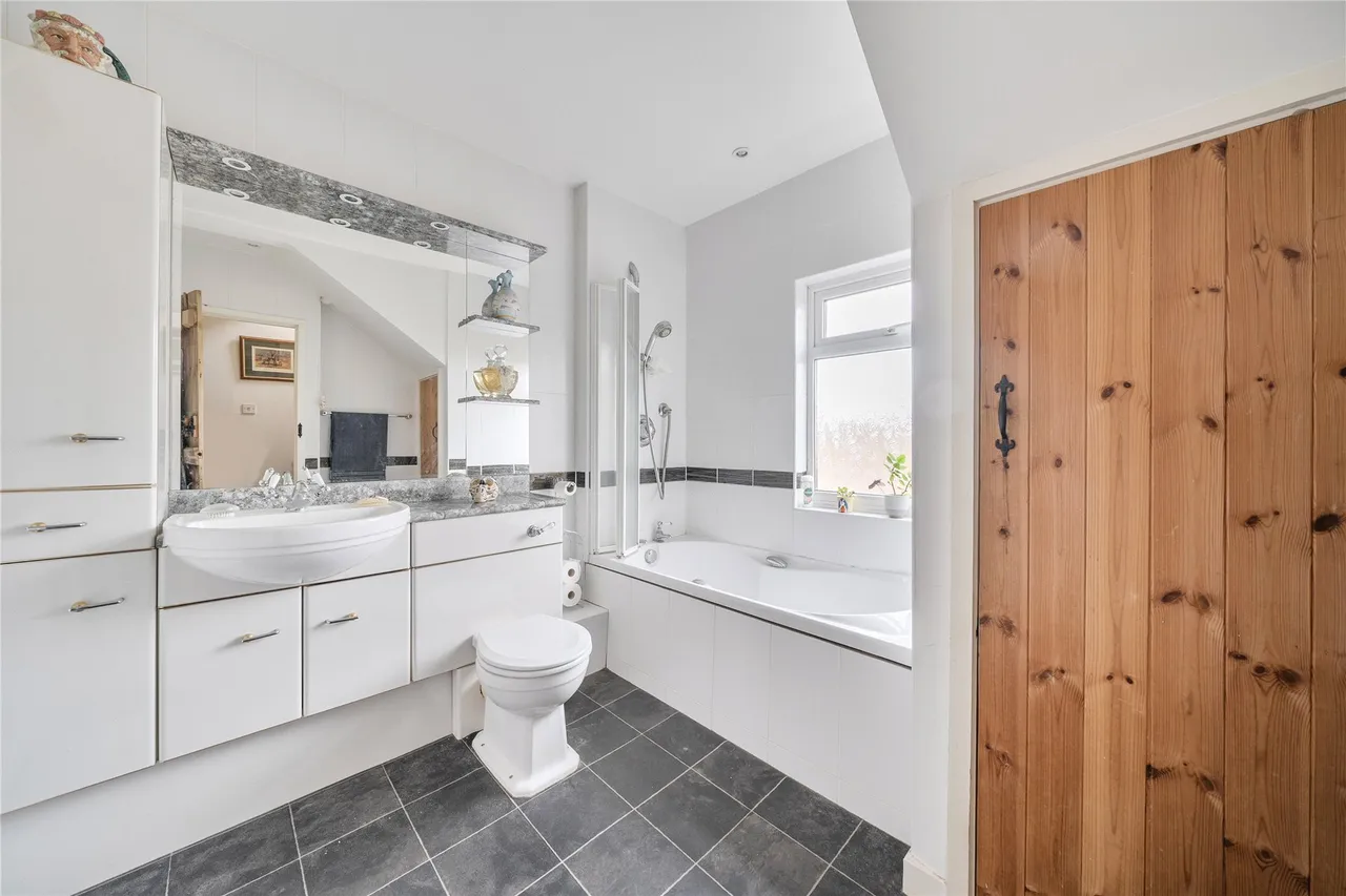 Petworth Road, Haslemere, GU27, photo 9
