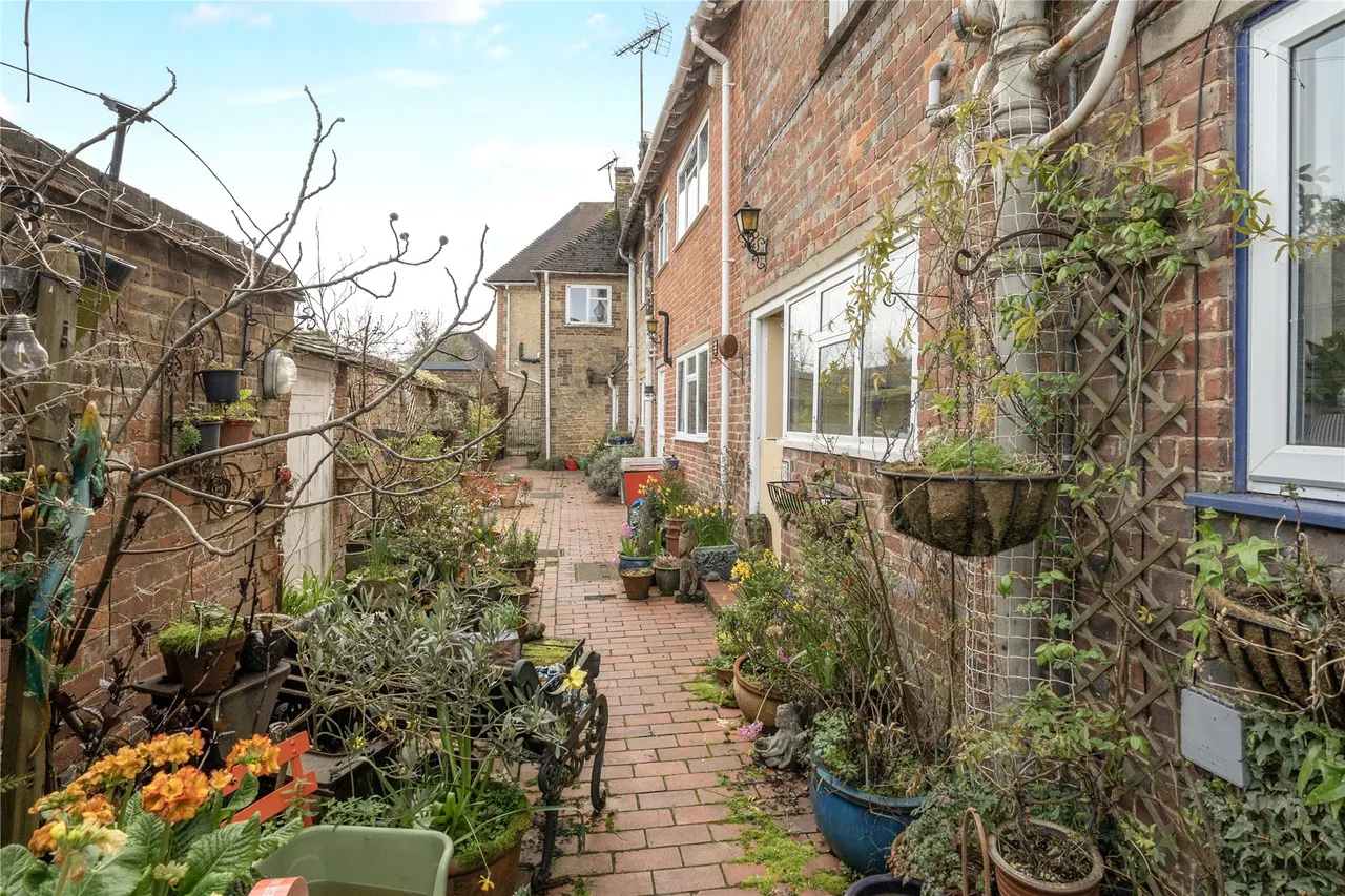 Petworth Road, Haslemere, GU27, photo 4