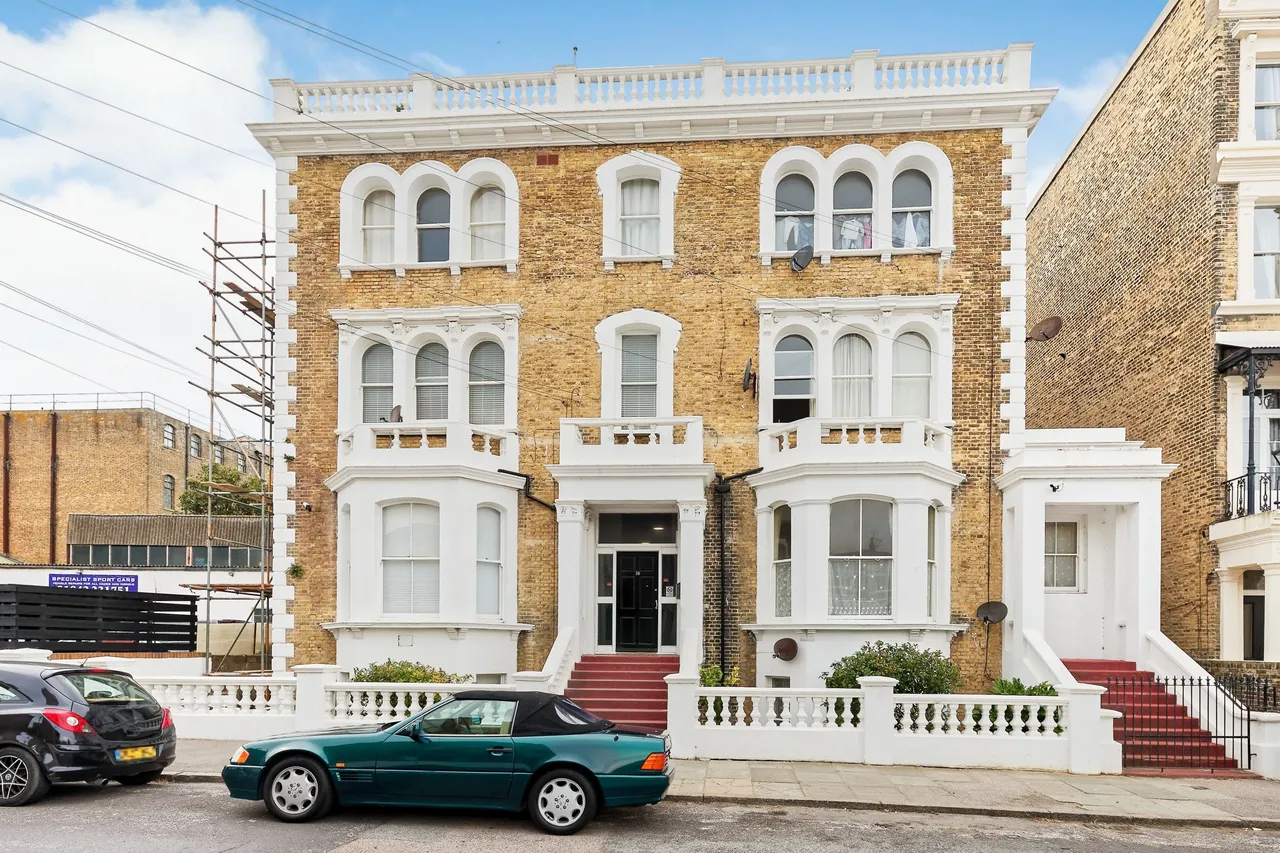2 bed flat for sale, Dalby Square, Cliftonville, CT9