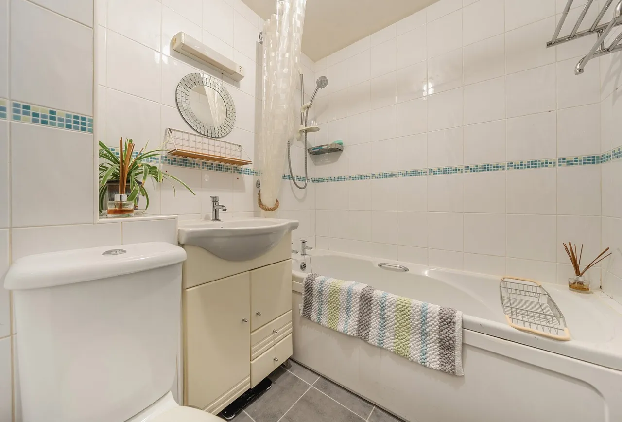 Coventry Close, Tewkesbury, GL20 5HR, photo 7