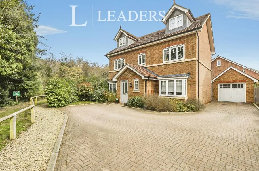Roberts Close, Marden, TN12, photo 25