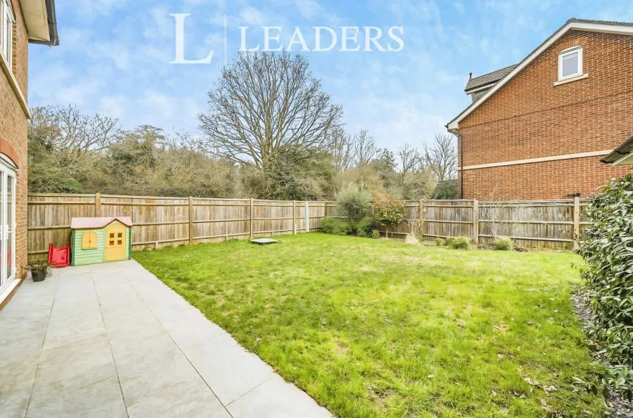 Roberts Close, Marden, TN12, photo 21