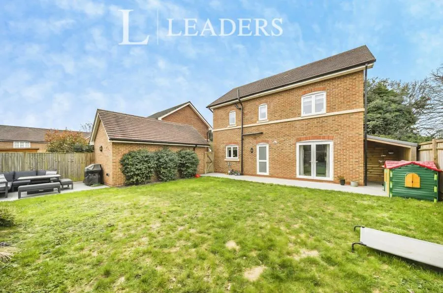 Roberts Close, Marden, TN12, photo 6