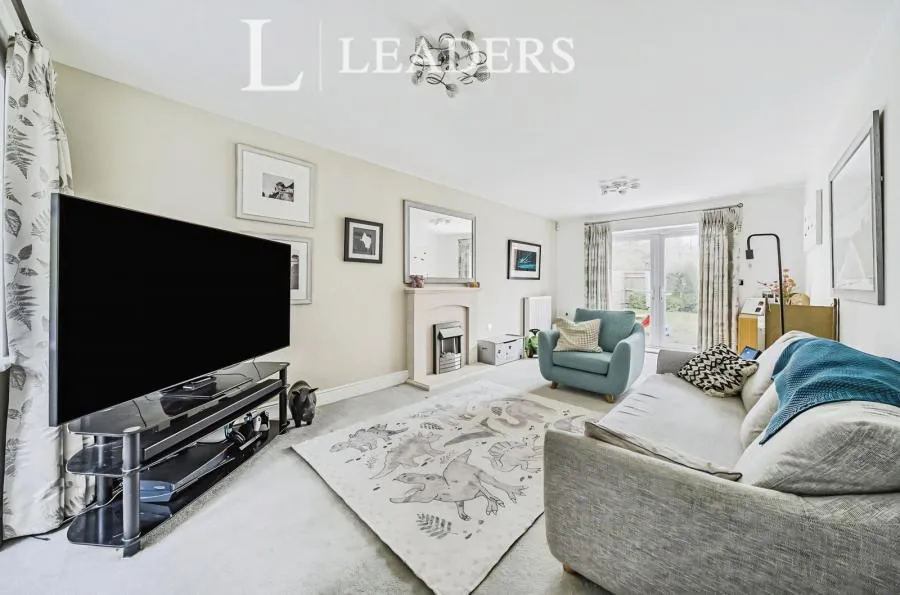 Roberts Close, Marden, TN12, photo 16