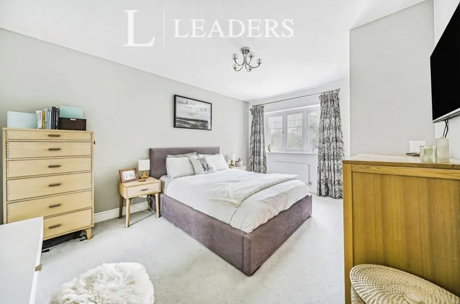 Roberts Close, Marden, TN12, photo 17