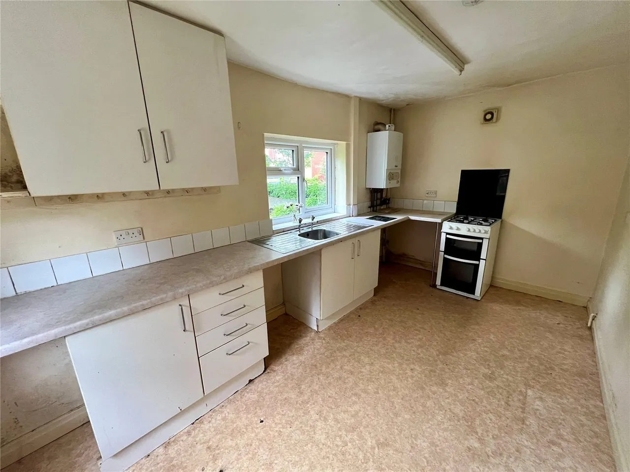 Buxton Road, Disley, Stockport, Cheshire, SK12, photo 2