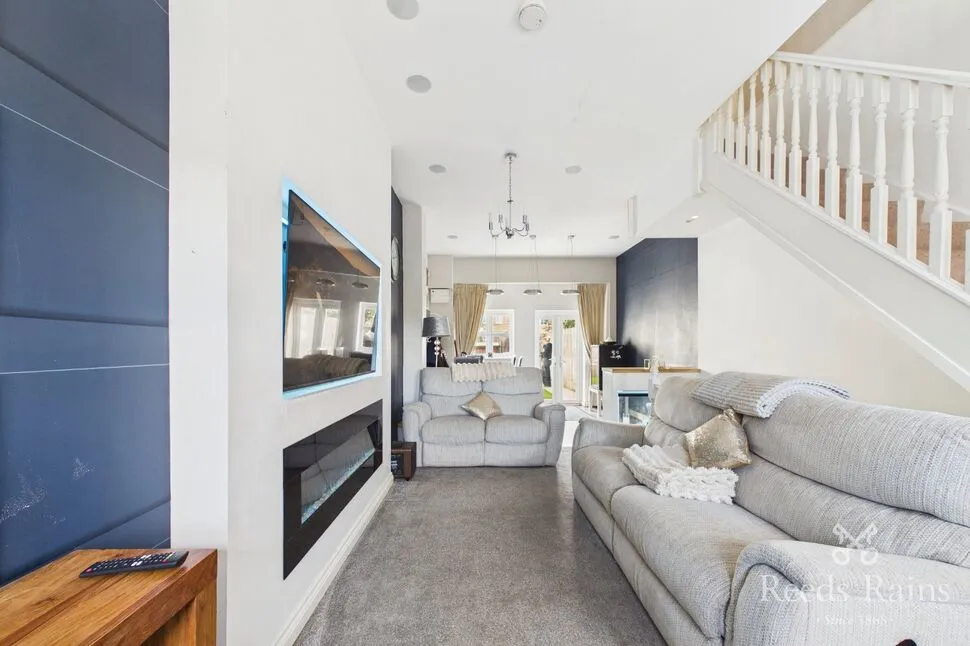 Brunswick Place, Heckmondwike, WF16, photo 12