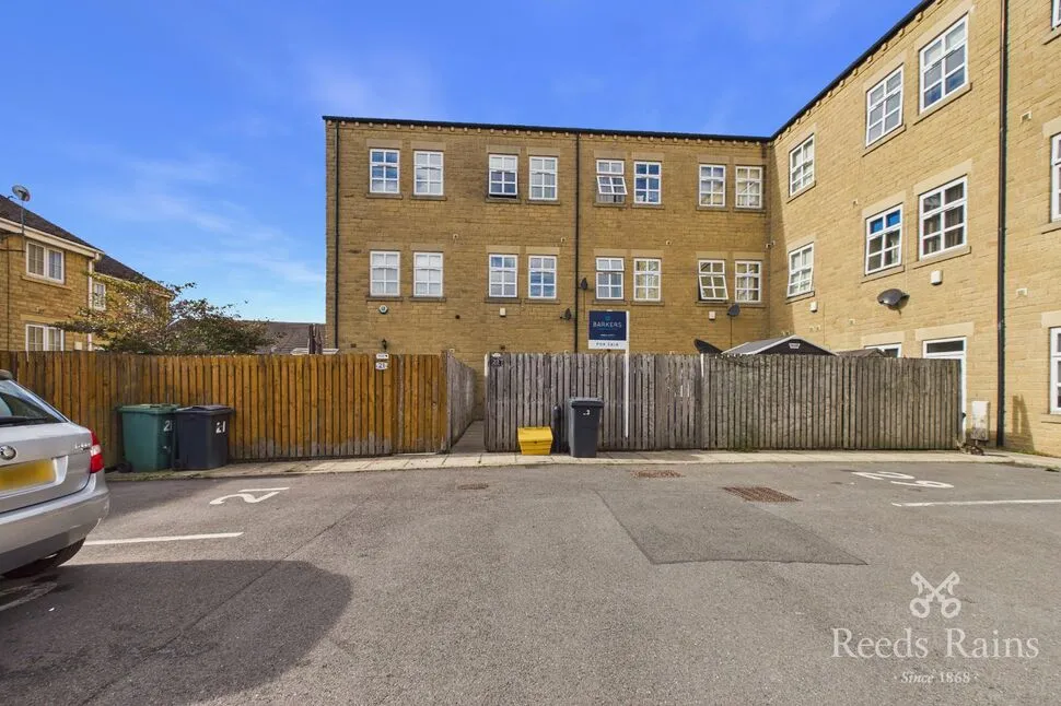 Brunswick Place, Heckmondwike, WF16, photo 19
