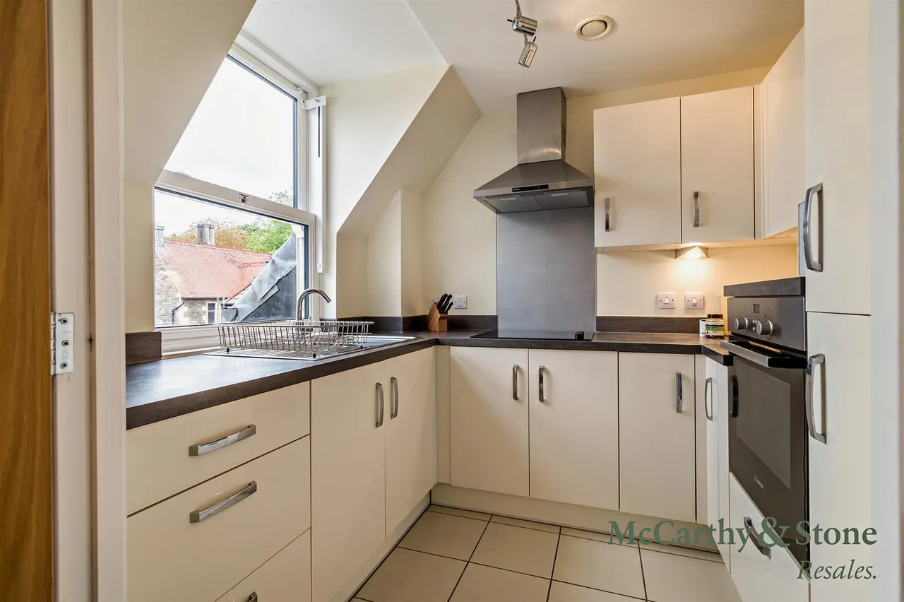 Broad Street, Staple Hill, BS16, photo 3