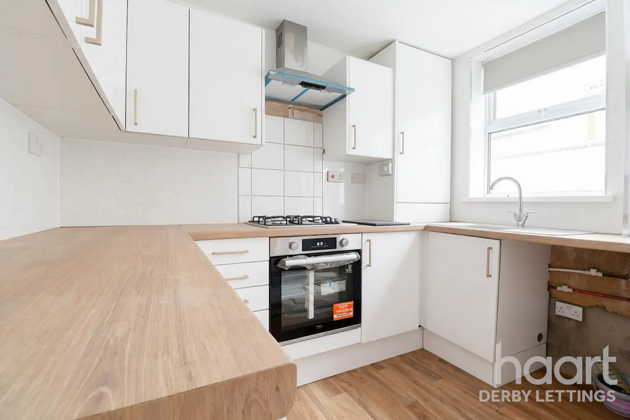 London Road, DE24, photo 12