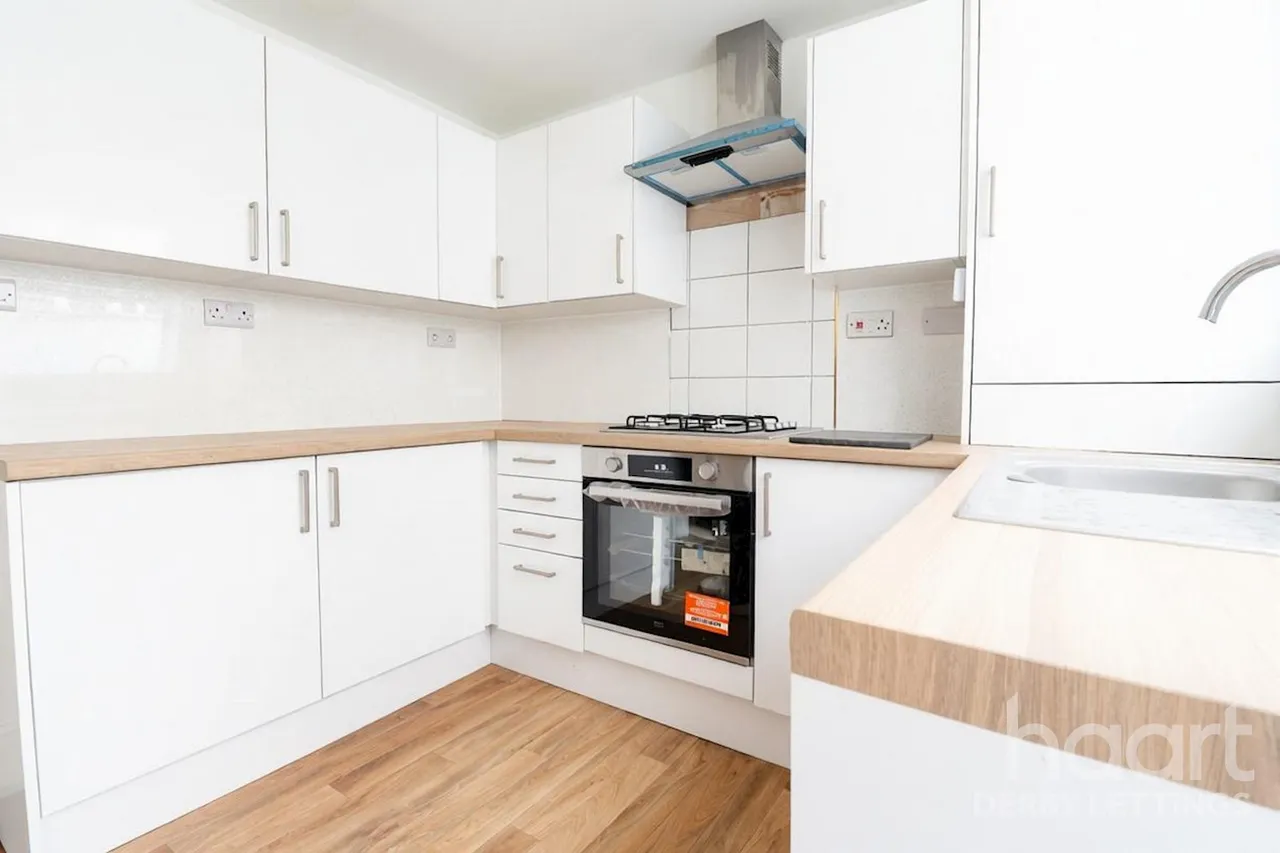 London Road, DE24, photo 11