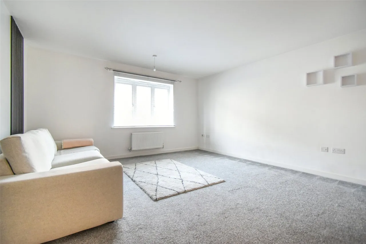 Runnymede Drive, Odiham, Hook, Hampshire, RG29 1FP, photo 10