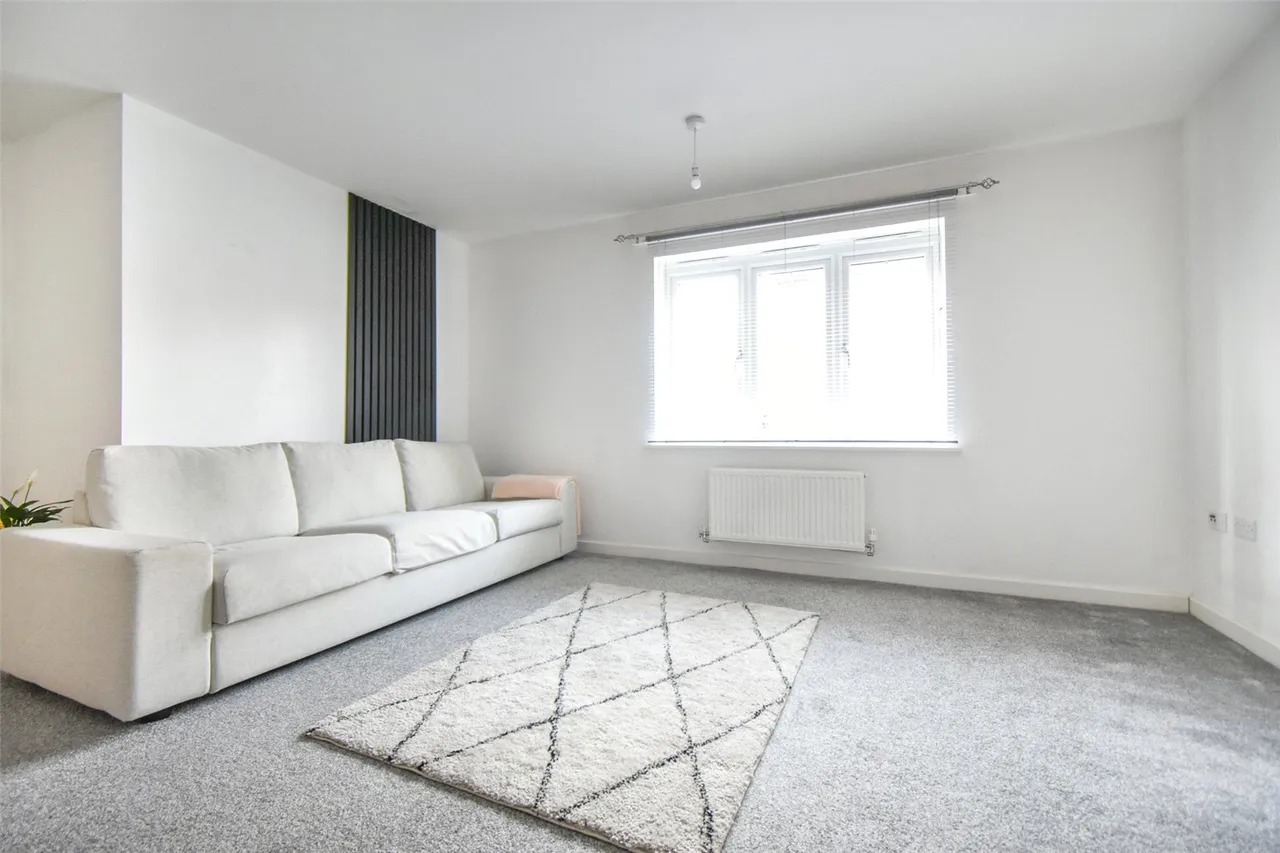 Runnymede Drive, Odiham, Hook, Hampshire, RG29 1FP, photo 8