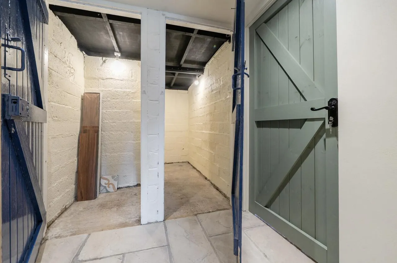 Pickwick Road, Corsham, SN13, photo 16