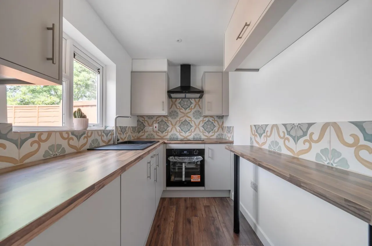 Pickwick Road, Corsham, SN13, photo 4