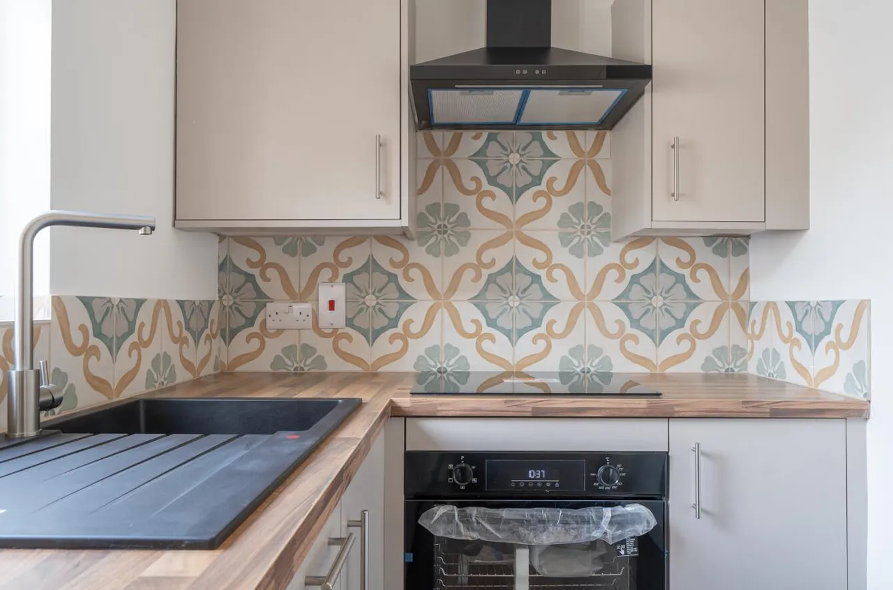 Pickwick Road, Corsham, SN13, photo 9