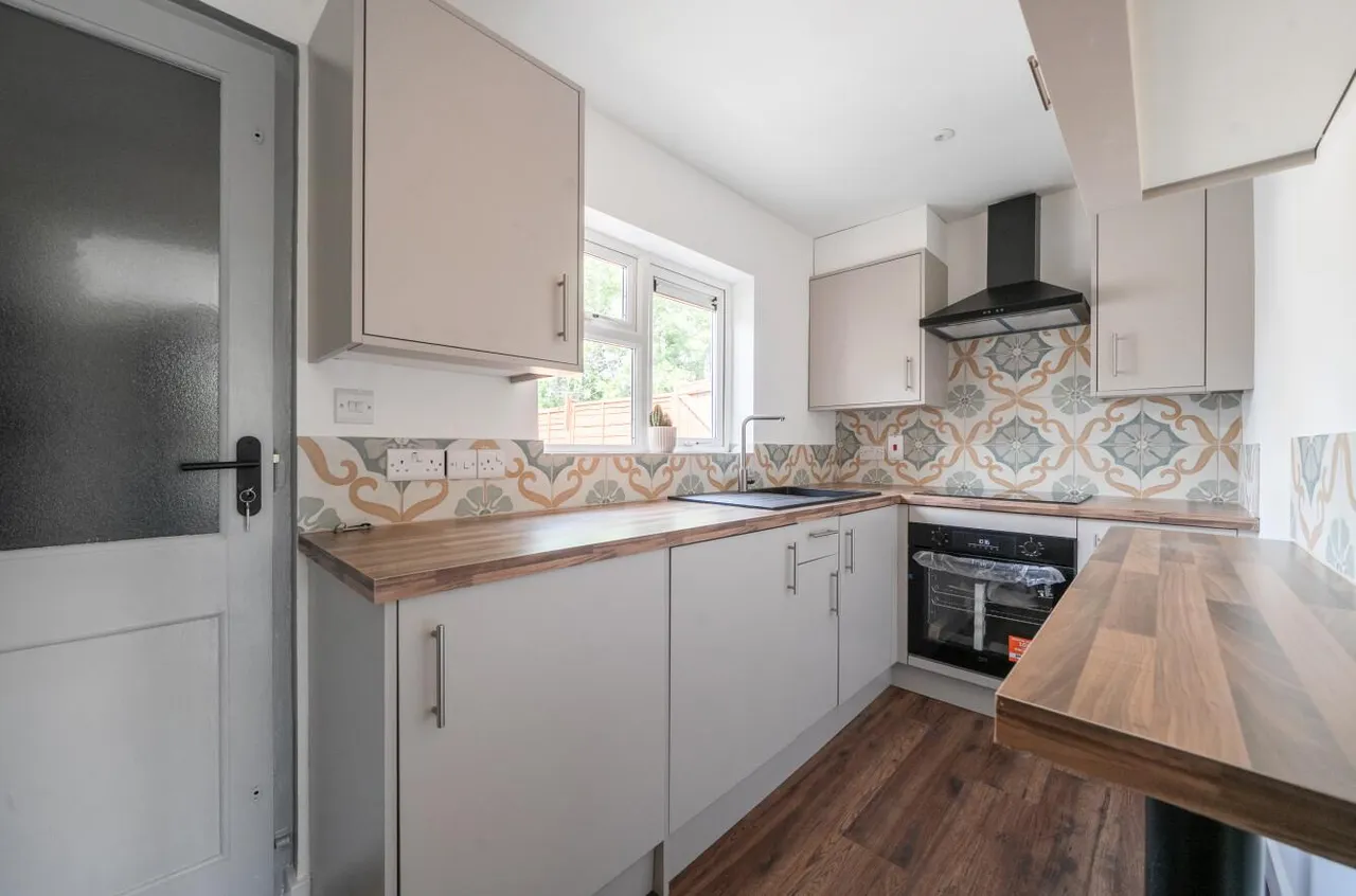 Pickwick Road, Corsham, SN13, photo 8