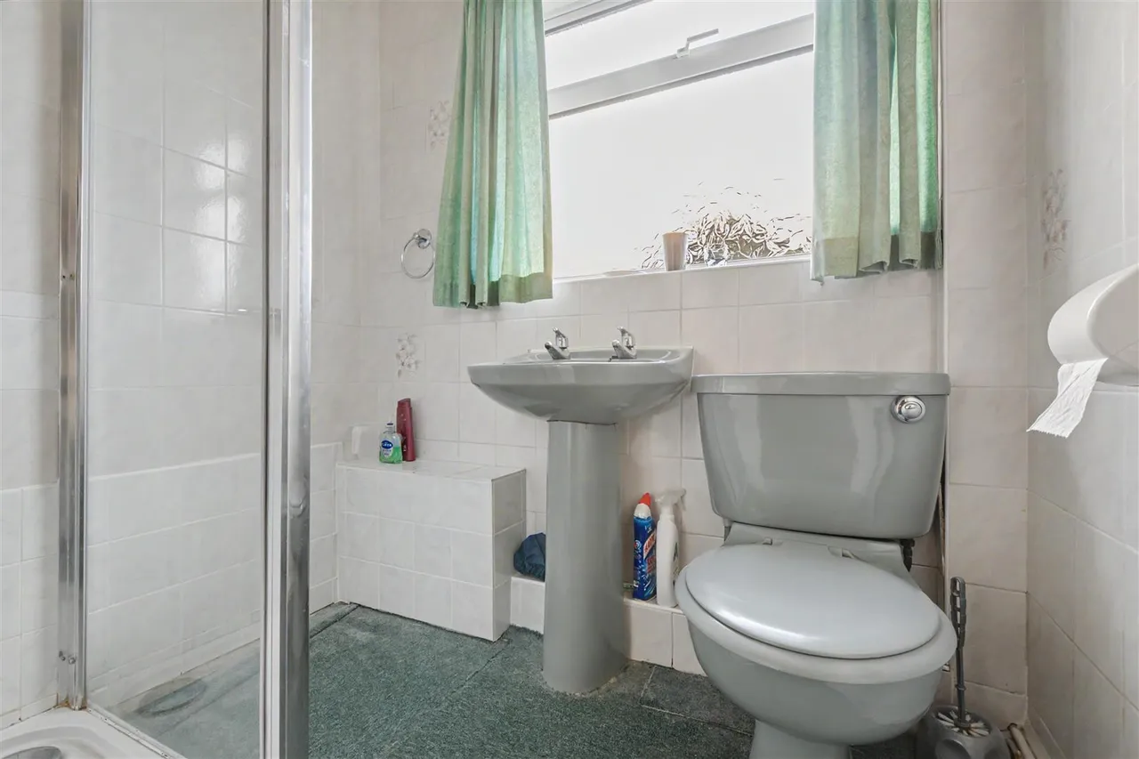 Mackinley Avenue, Stapleford, NG9, photo 10