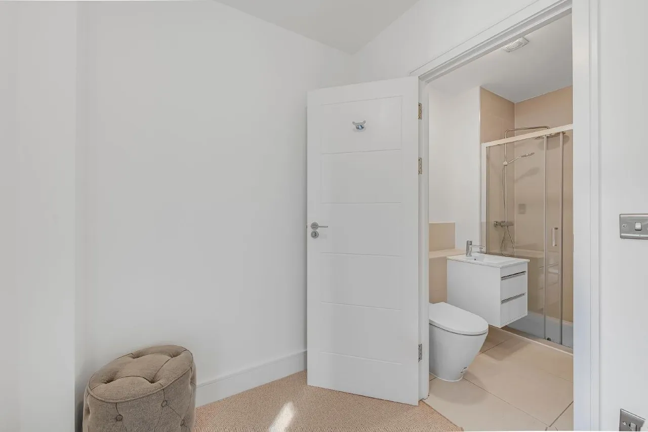 Pear Tree Close, Wembley, HA0, photo 8
